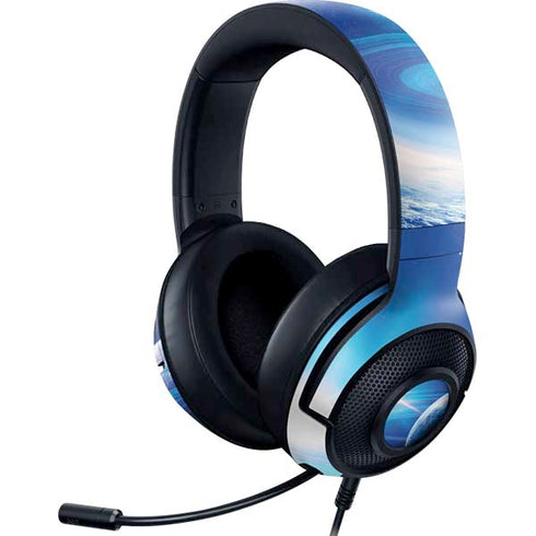 View of a Planet as it Looms in Close Orbit and with Rings Razer Kraken X Skin